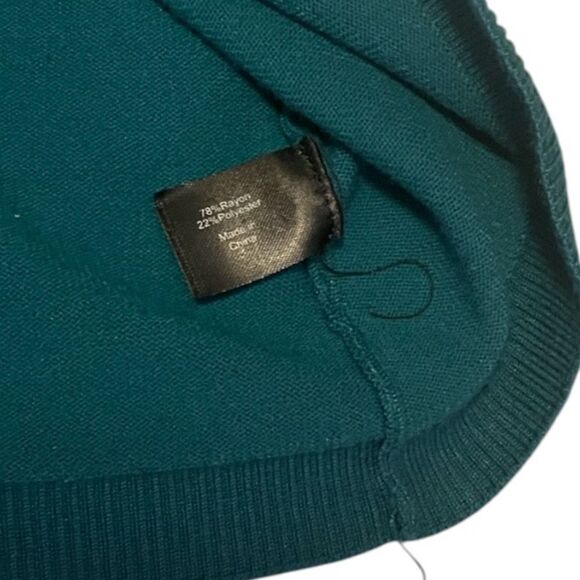 Lane Bryant | Green Sleeveless Sweater Vest - Picture 3 of 5